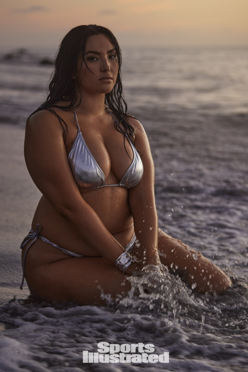 SI2022_Dominica_Yumi_Nu_SHOT_11_222_WMweb